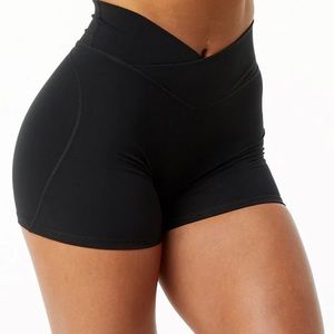 Alphalete Surface Power Short 5” in Purple